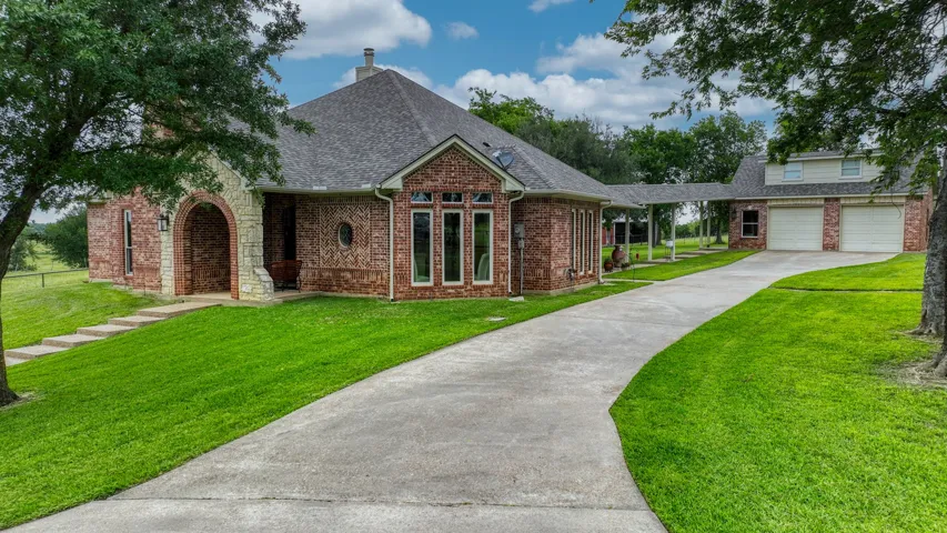 Cleburne, TX 76033
