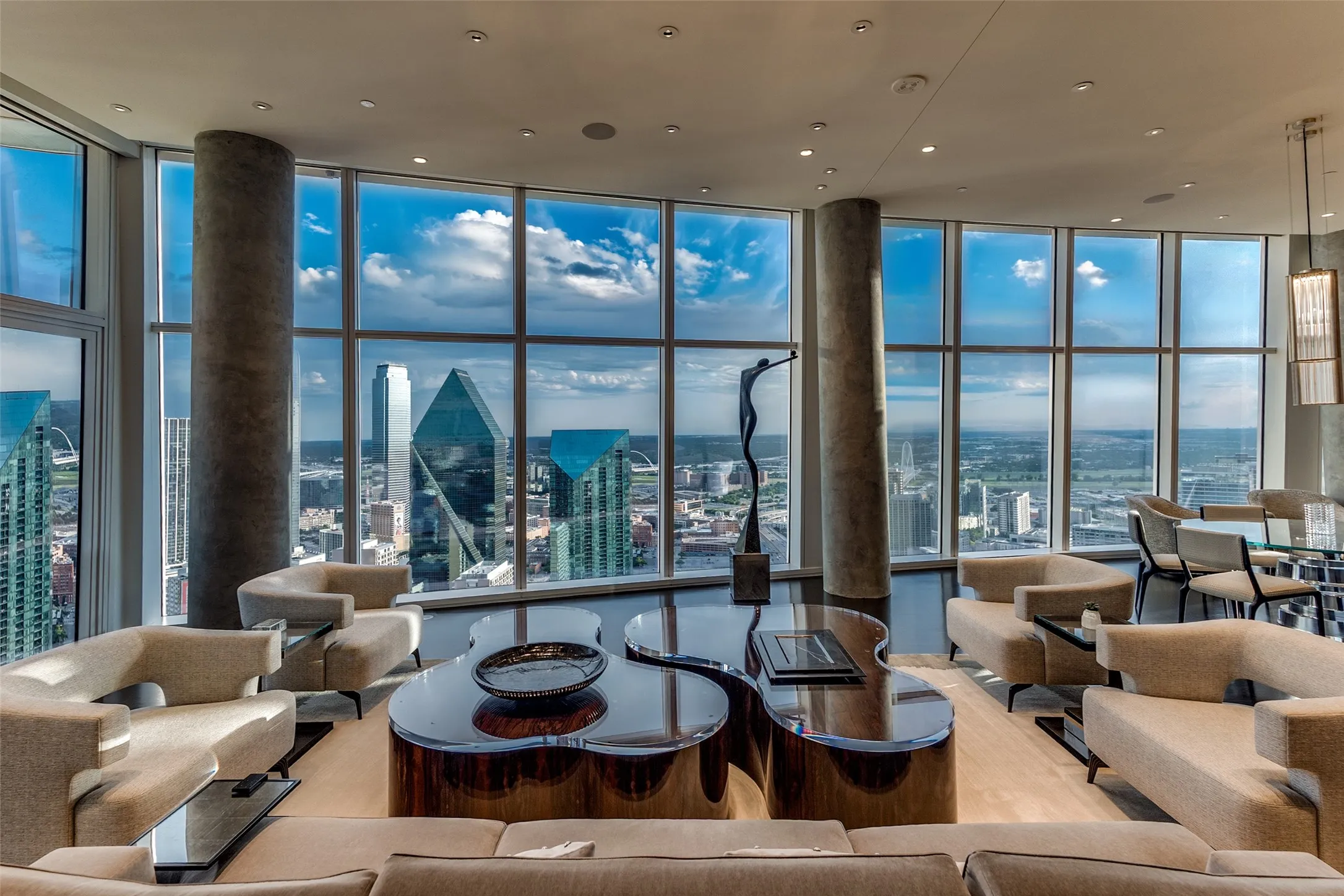 Dallas, TX 75201