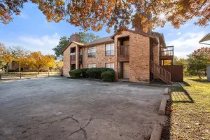 Euless, TX 76039