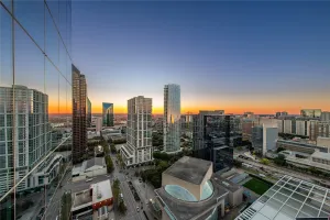 Dallas, TX 75201