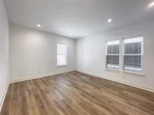 Dallas, TX 75208