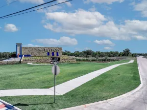 Lavon, TX 75166