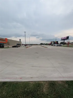 Bonham, TX 75418