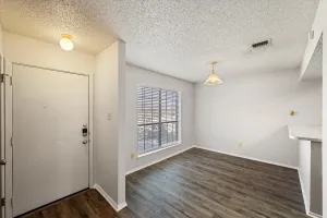 Euless, TX 76039