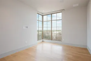 Dallas, TX 75205