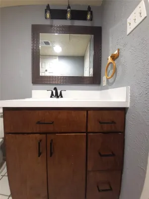Grand Prairie, TX 75052