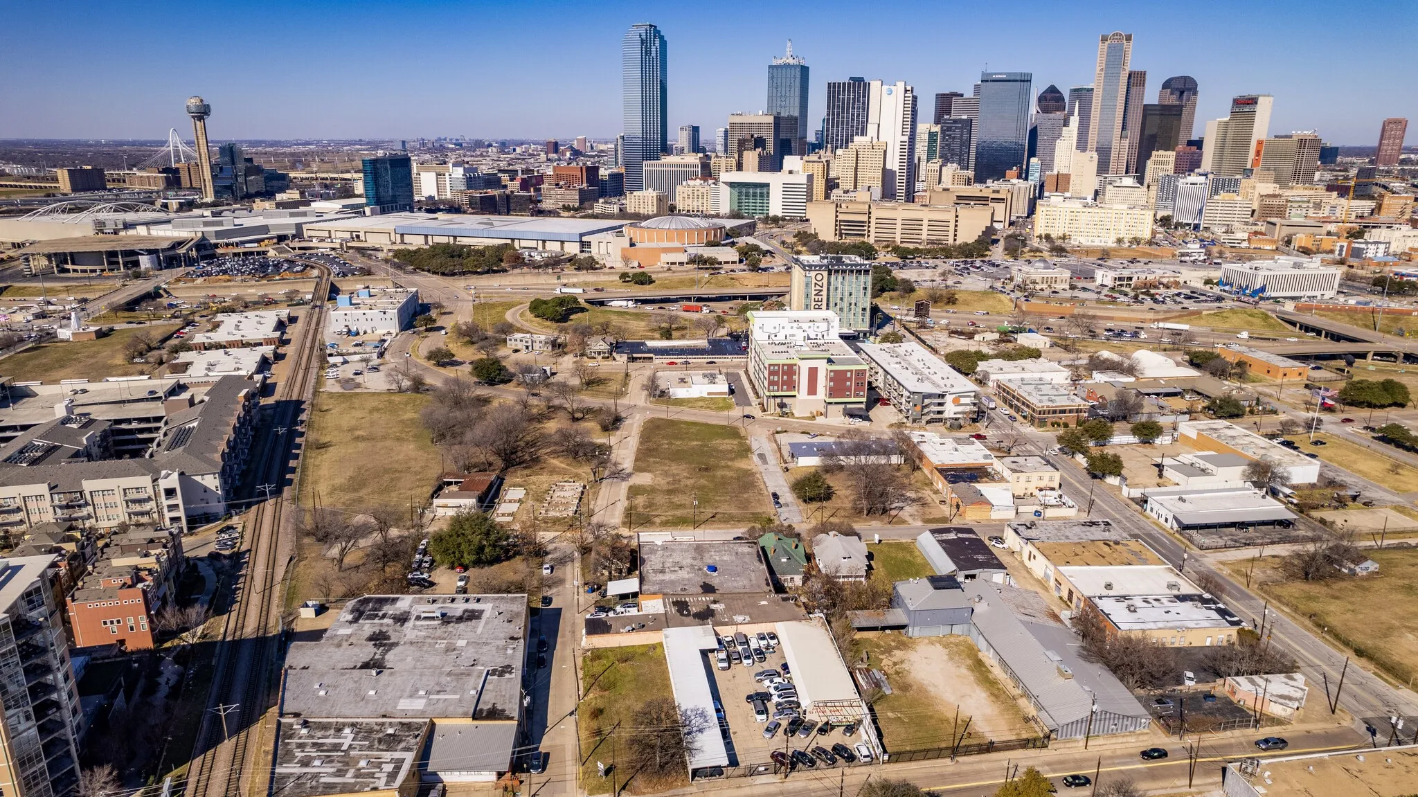 Dallas, TX 75215
