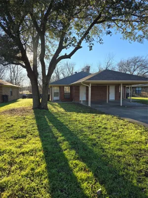 Cleburne, TX 76033