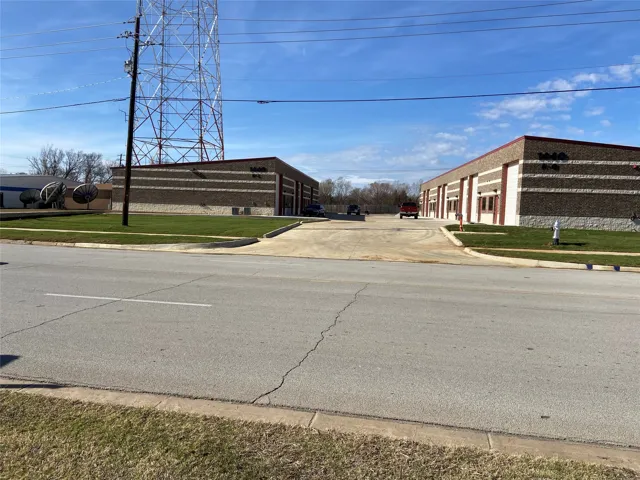 Euless, TX 76040