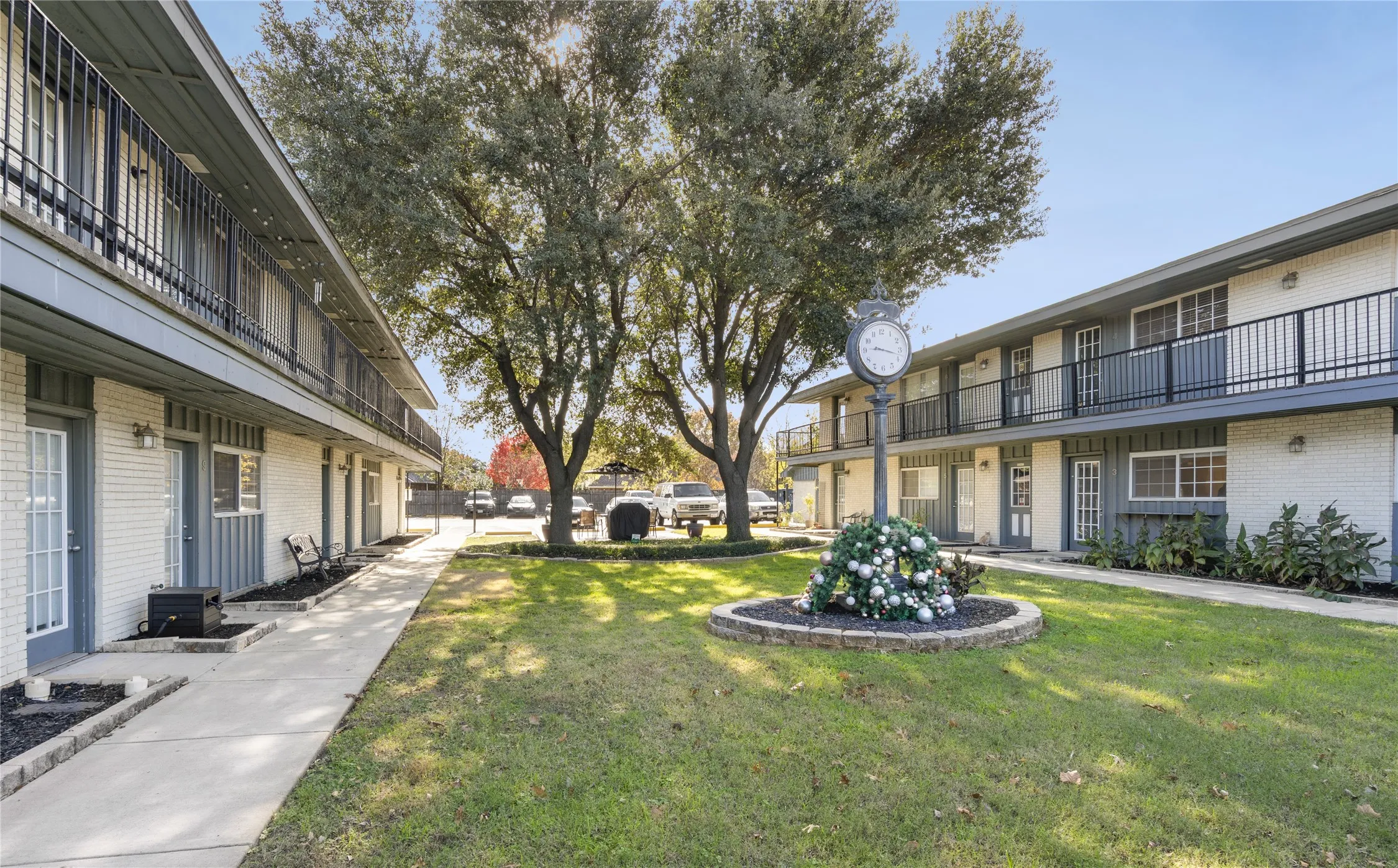 Grapevine, TX 76051