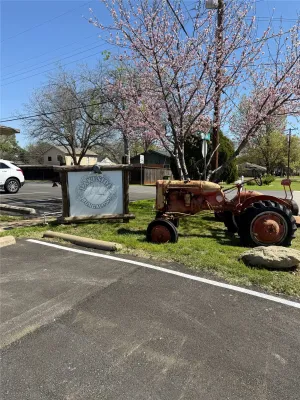 Grapevine, TX 76051
