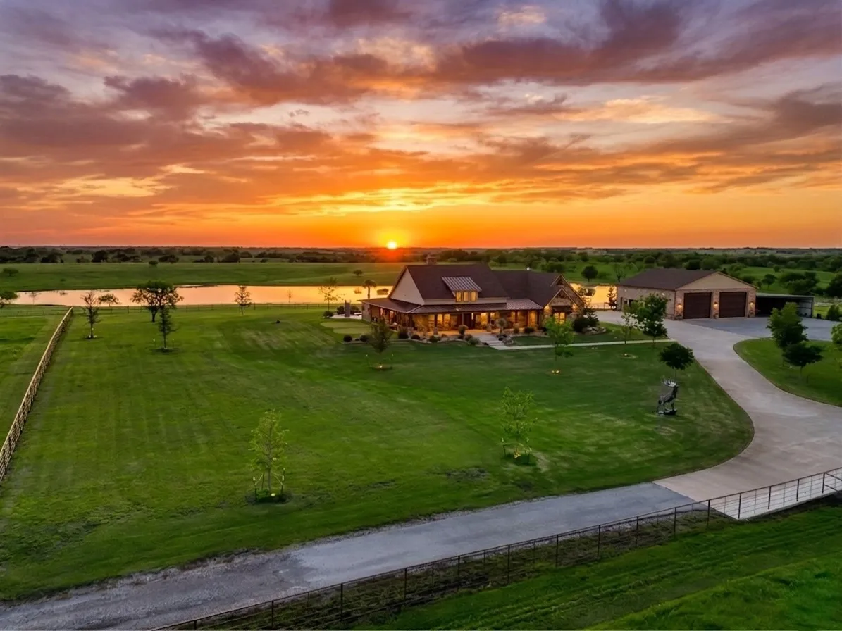 Ennis, TX 75119