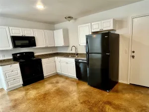 Bonham, TX 75418