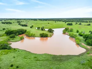 Nocona, TX 76255