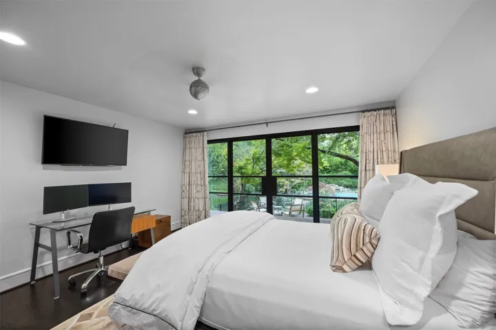 Westover Hills, TX 76107