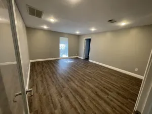 Arlington, TX 76011