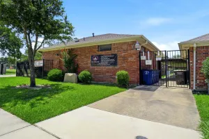 Dallas, TX 75217