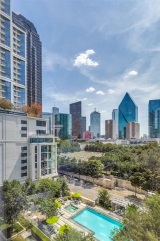 Dallas, TX 75201