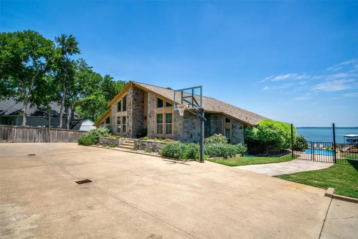Fort Worth, TX 76135