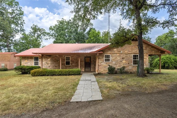 Windom, TX 75492