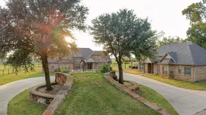 Whitesboro, TX 76273