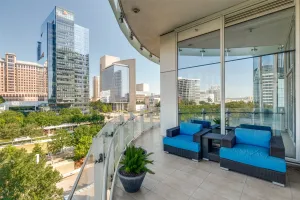 Dallas, TX 75201