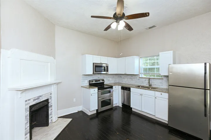 Fort Worth, TX 76104