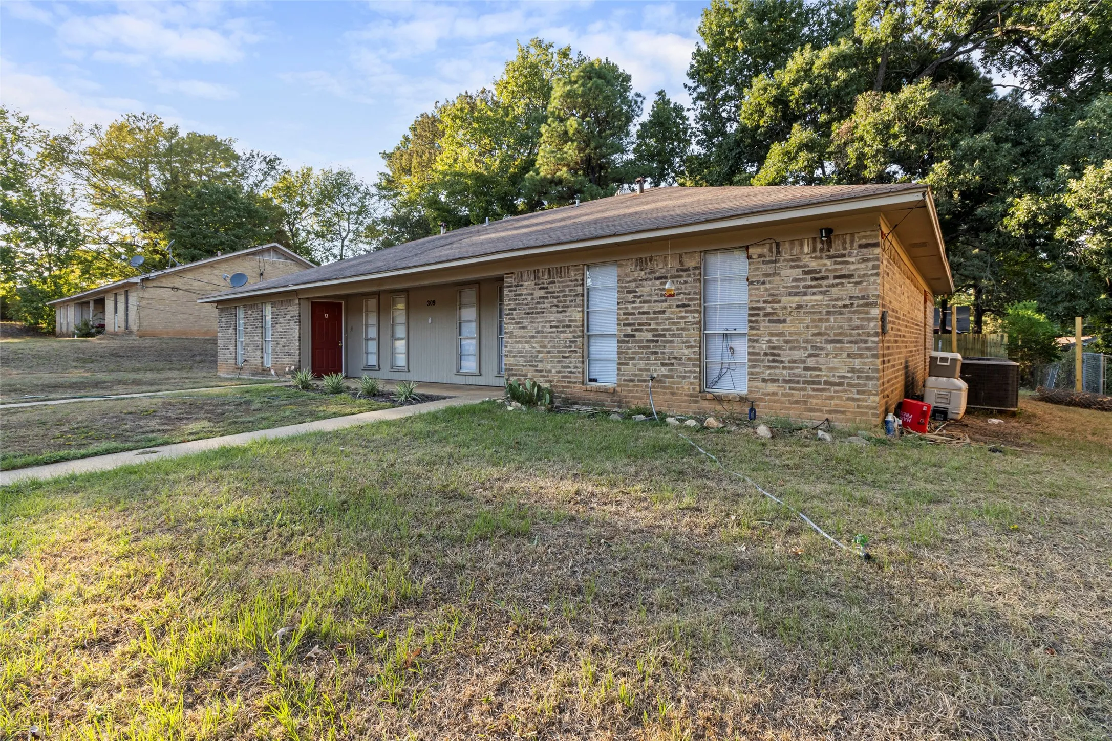 Longview, TX 75604