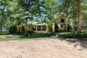 Eustace, TX 75124