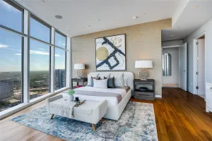 Dallas, TX 75201