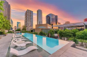 Dallas, TX 75201