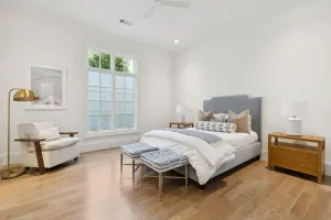 Dallas, TX 75220