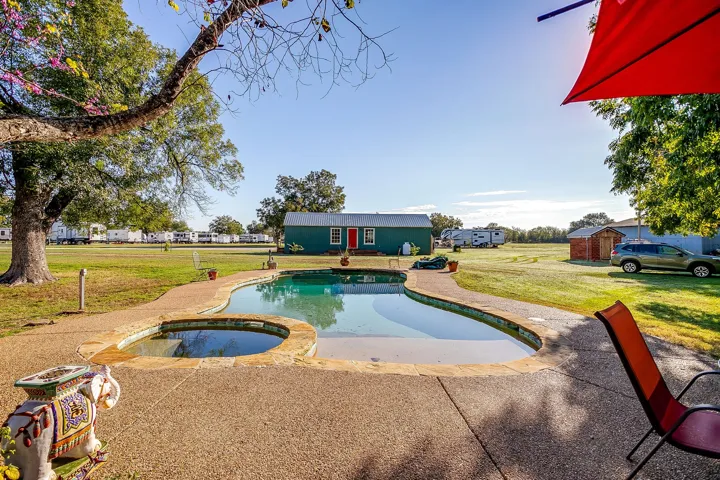 Glen Rose, TX 76043