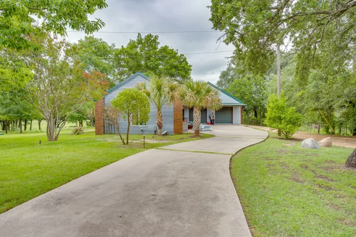 Hudson Oaks, TX 76087