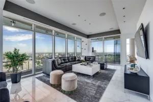 Dallas, TX 75201