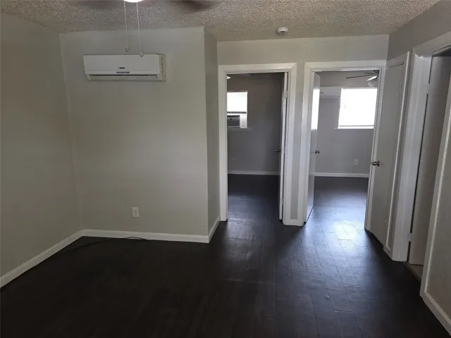 Dallas, TX 75210