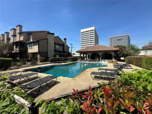 Dallas, TX 75206
