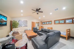 Mount Vernon, TX 75457