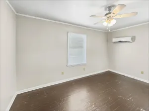 River Oaks, TX 76114