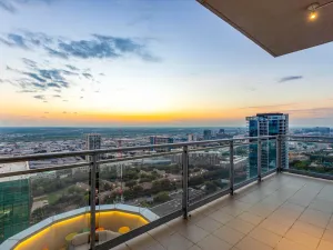 Dallas, TX 75201
