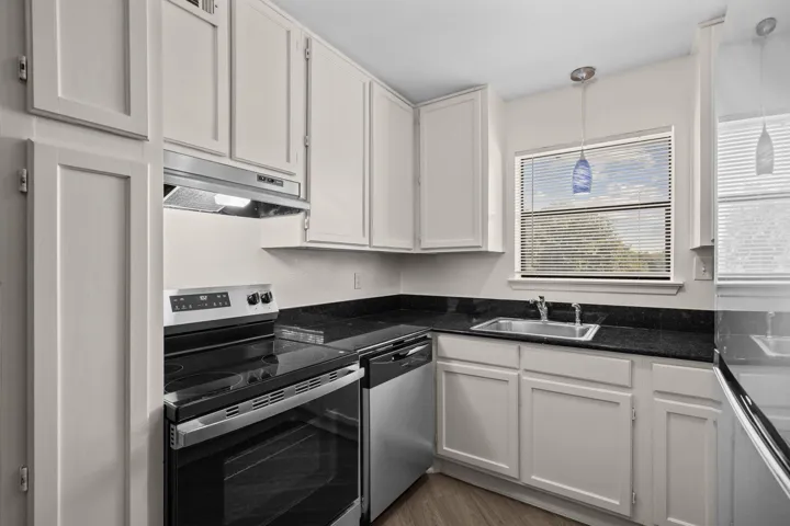 Arlington, TX 76010