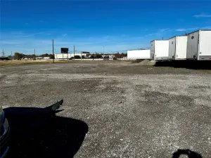 Dallas, TX 75217