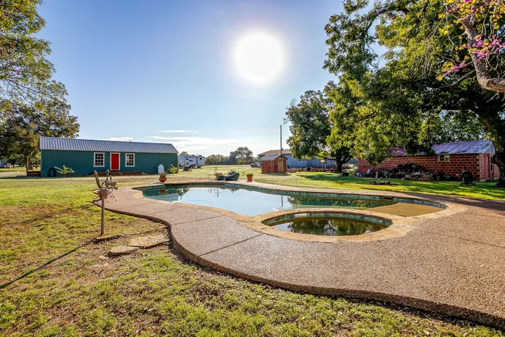 Glen Rose, TX 76043