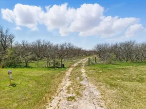 Jacksboro, TX 76458