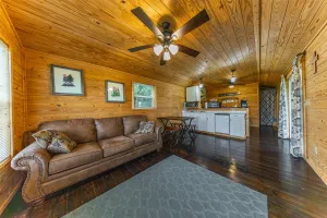 Kerens, TX 75144