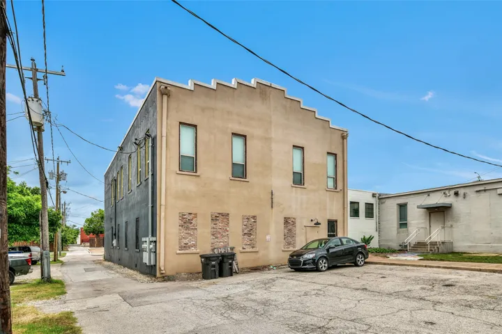 Fort Worth, TX 76105