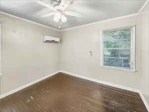 River Oaks, TX 76114