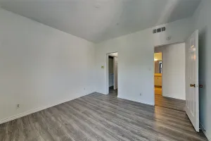 Dallas, TX 75204