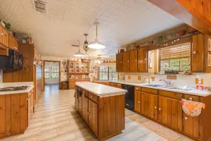 Whitesboro, TX 76273