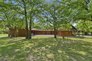 Forestburg, TX 76239
